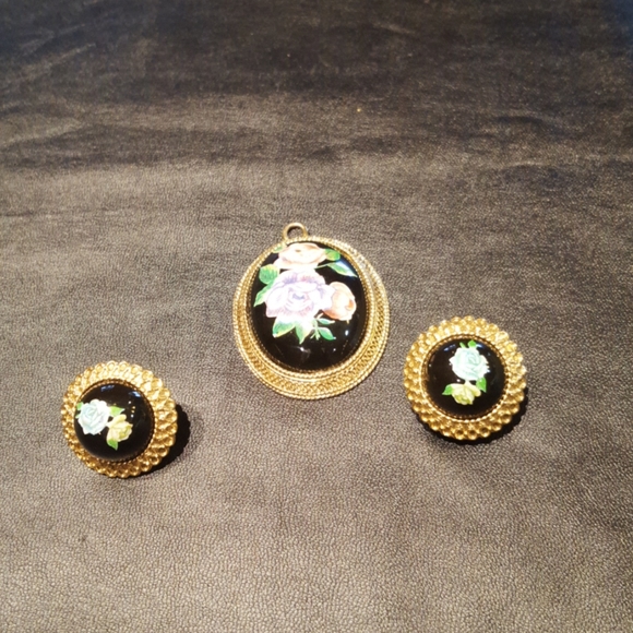 Vintage Pendant & Earring Set - Picture 5 of 10